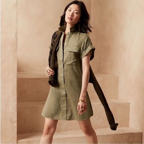 Banana Republic Green Utility Shirtdress - Picture 11 of 11